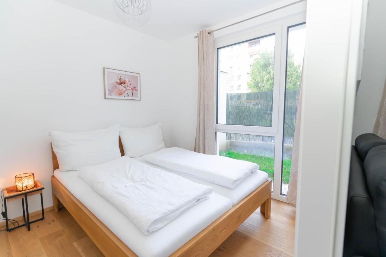 Modern Apartment With Tiny Garden Near City Center Vienna Exterior photo