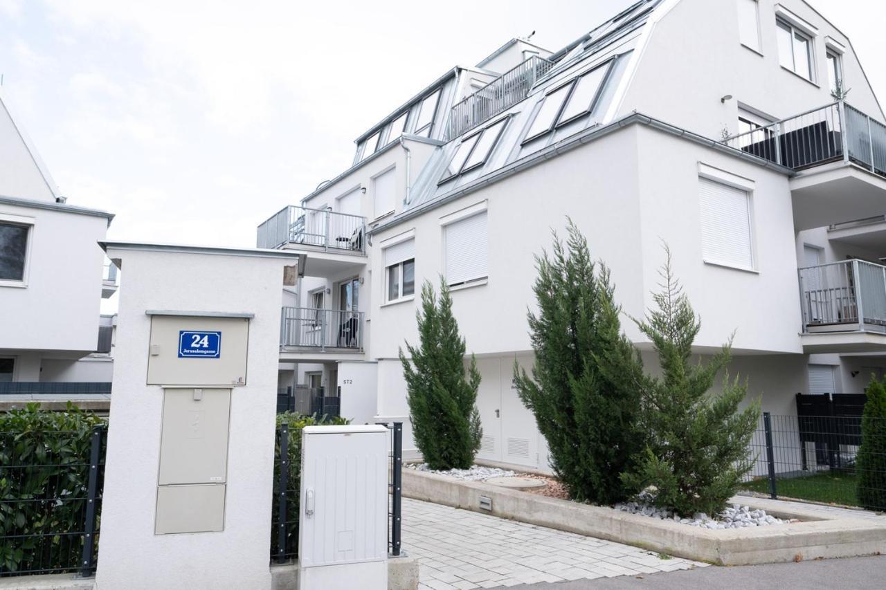 Modern Apartment With Tiny Garden Near City Center Vienna Exterior photo